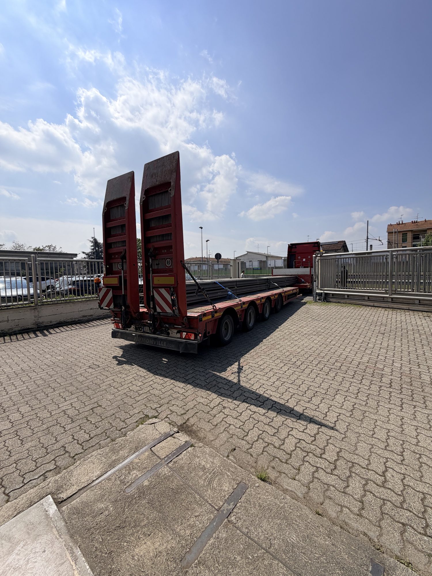 Carico e trasporto strutture